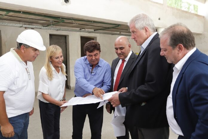 017 - Espinoza, Manzur y Perczyk supervisaron los avances de una importante obra de educación inicial en La Matanza_4