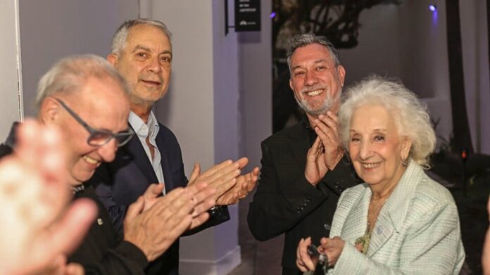 Julio Alak junto a Estela de Carlotto inauguró el Patio de la Memoria y los Artistas