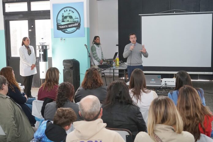 La Escuela 49 recibió el nombre Puerto Quequén con un emotivo acto en el que participó el Intendente