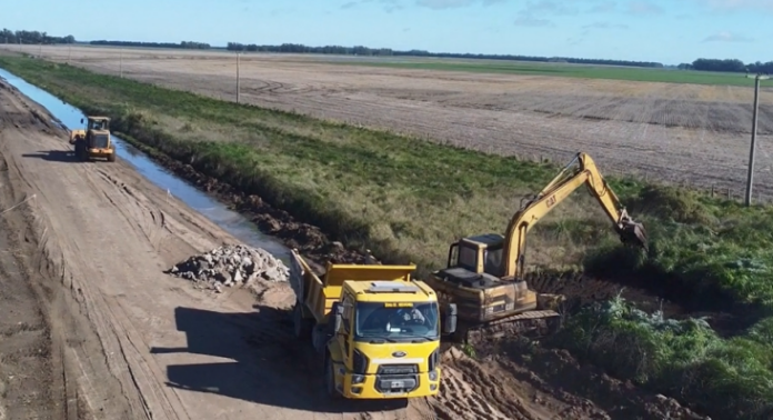 La Municipalidad de Necochea sostiene un intenso plan de arreglo y mantenimiento de los caminos rurales