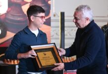 Semana Internacional del Ajedrez: en el MAT, Julio Zamora recibió al Gran Maestro Faustino Oro