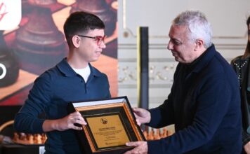 Semana Internacional del Ajedrez: en el MAT, Julio Zamora recibió al Gran Maestro Faustino Oro