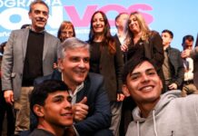 Córdoba: Llaryora presentó “Con Vos”, una iniciativa que busca prevenir la desvinculación escolar