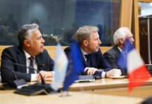 Frigerio evaluó en París herramientas de financiamiento para proyectos estratégicos de Entre Ríos